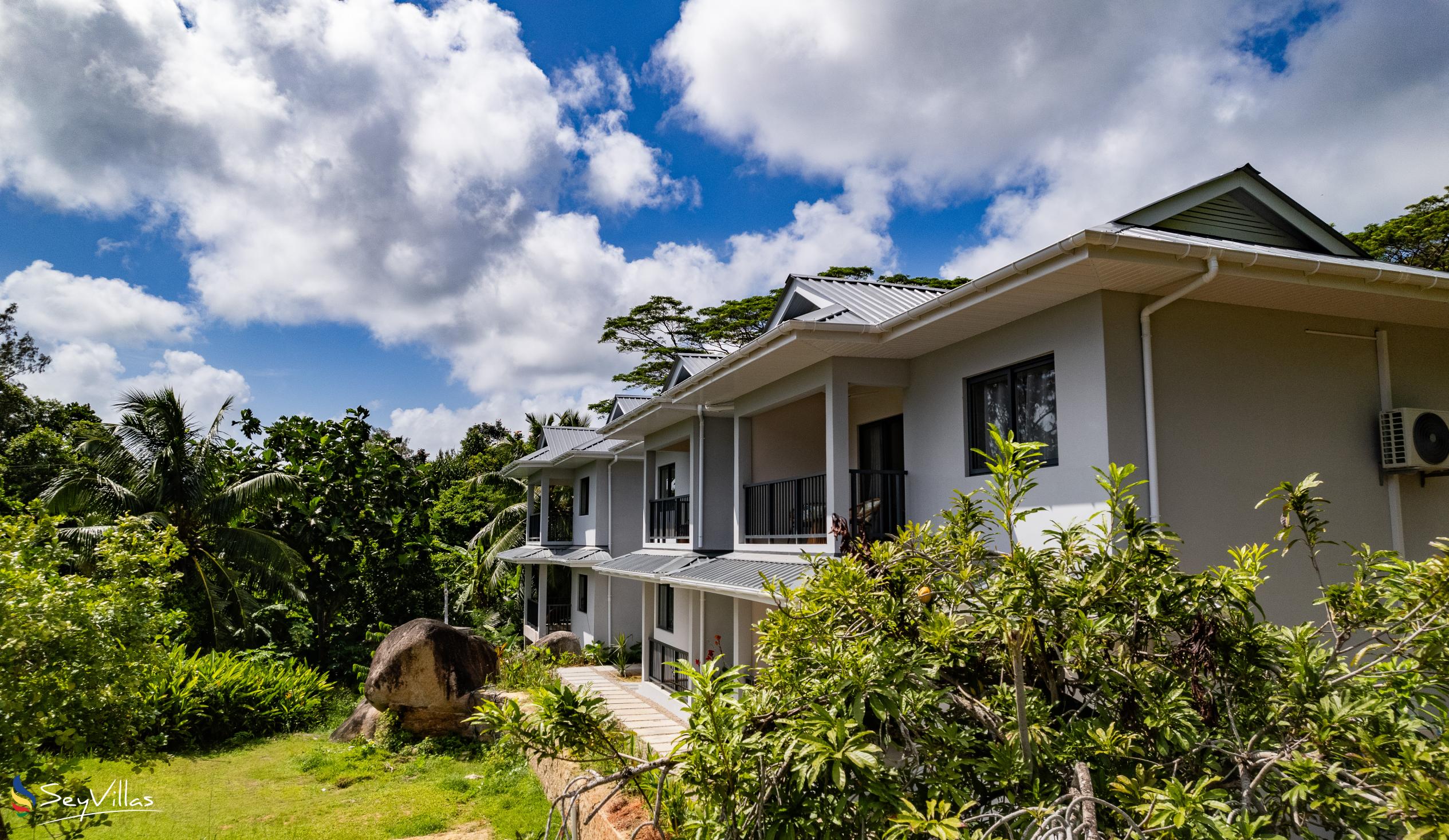 Foto 8: Anse Boudin Chalets & Villa - Aussenbereich - Praslin (Seychellen)