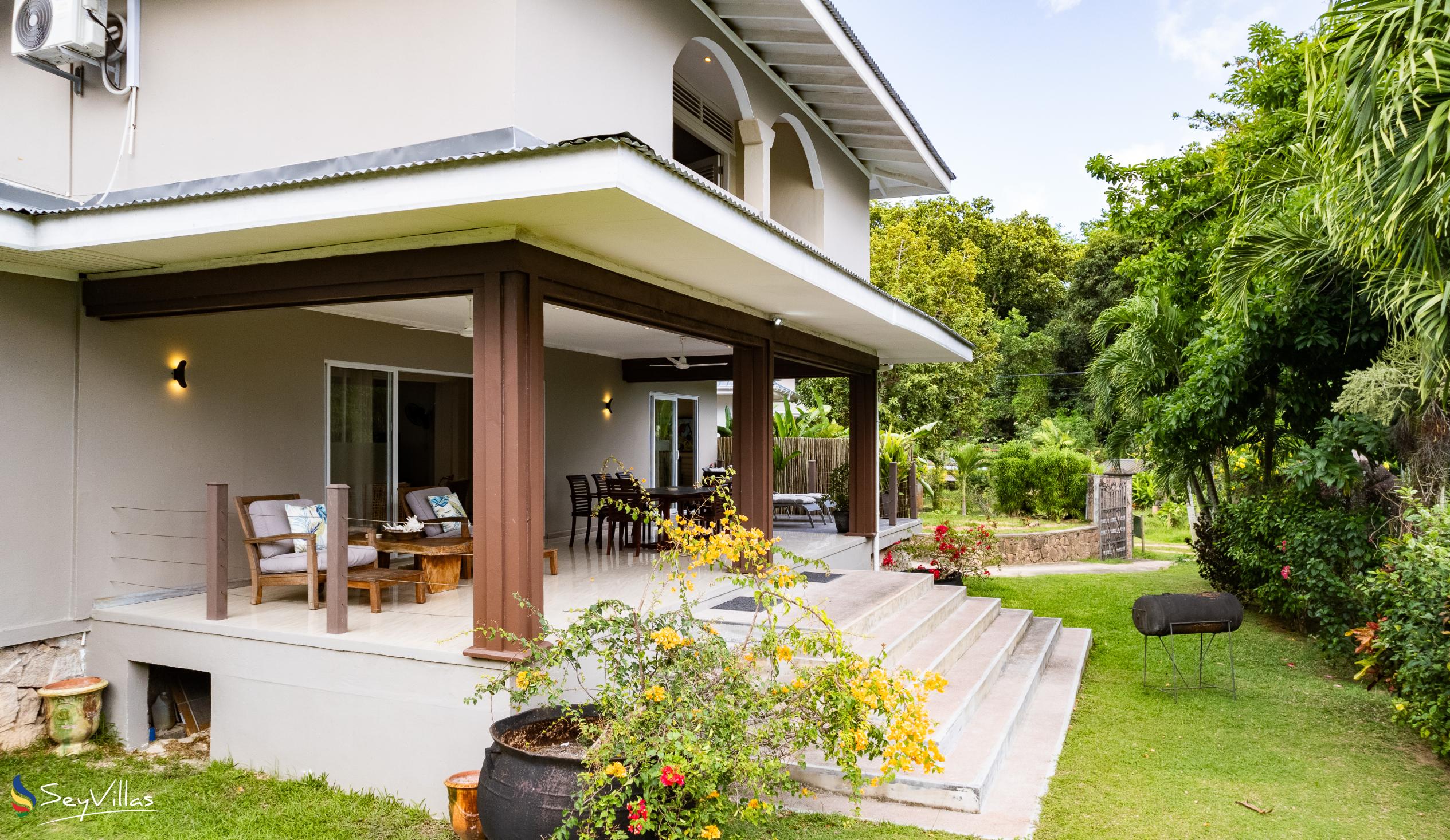 Foto 11: Anse Boudin Chalets & Villa - Aussenbereich - Praslin (Seychellen)