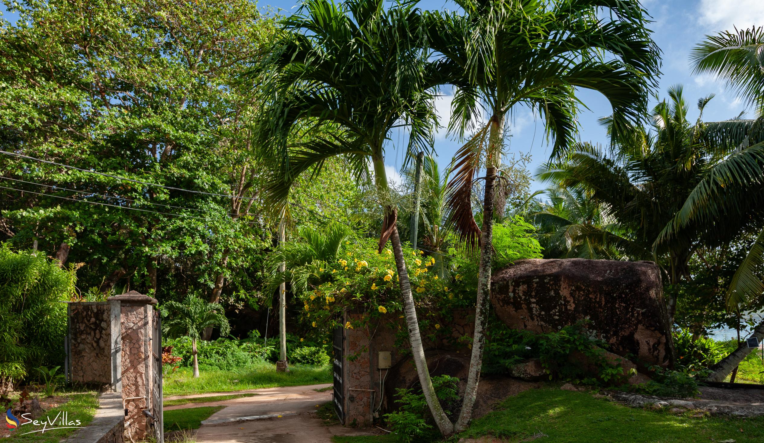 Foto 13: Anse Boudin Chalets & Villa - Aussenbereich - Praslin (Seychellen)