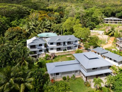 Anse Boudin Chalets & Villa