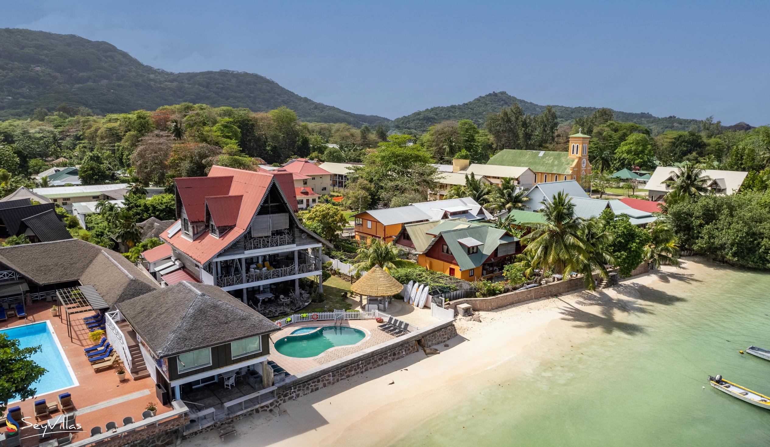 Photo 1: La Digue Emerald Villa - Outdoor area - La Digue (Seychelles)