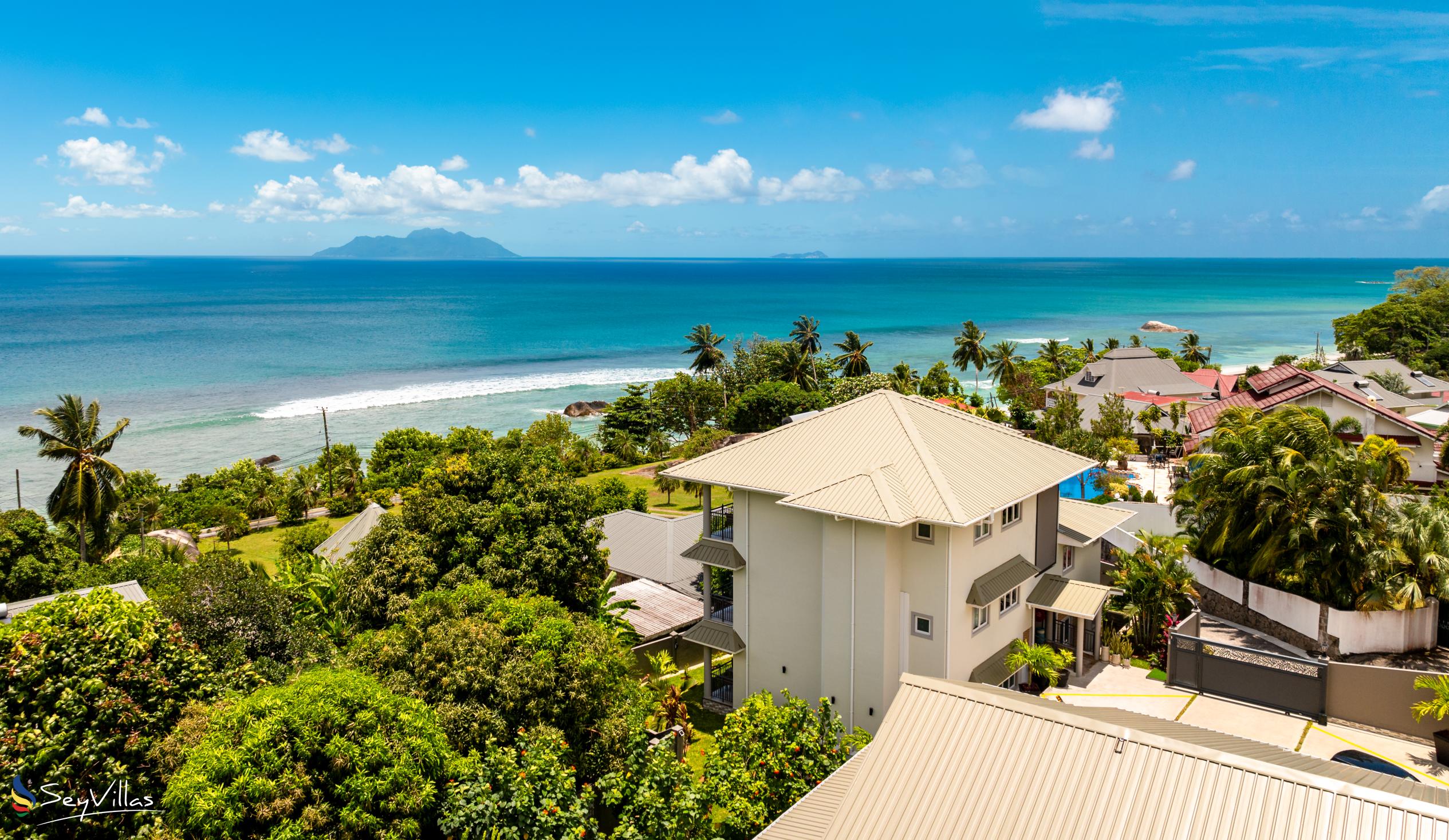 Photo 3: Summer Sand Holiday Apartments - Outdoor area - Mahé (Seychelles)