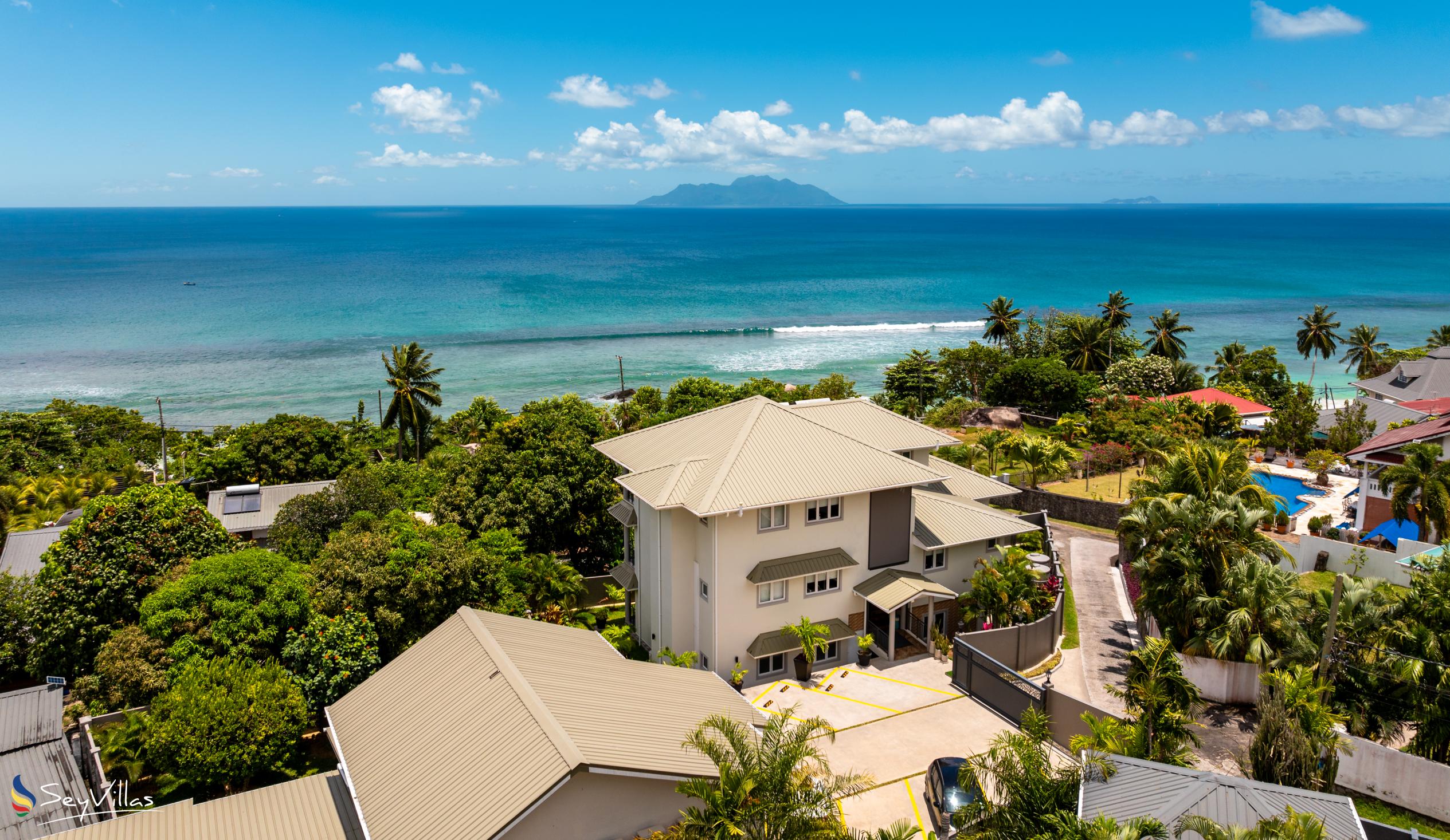 Photo 2: Summer Sand Holiday Apartments - Outdoor area - Mahé (Seychelles)