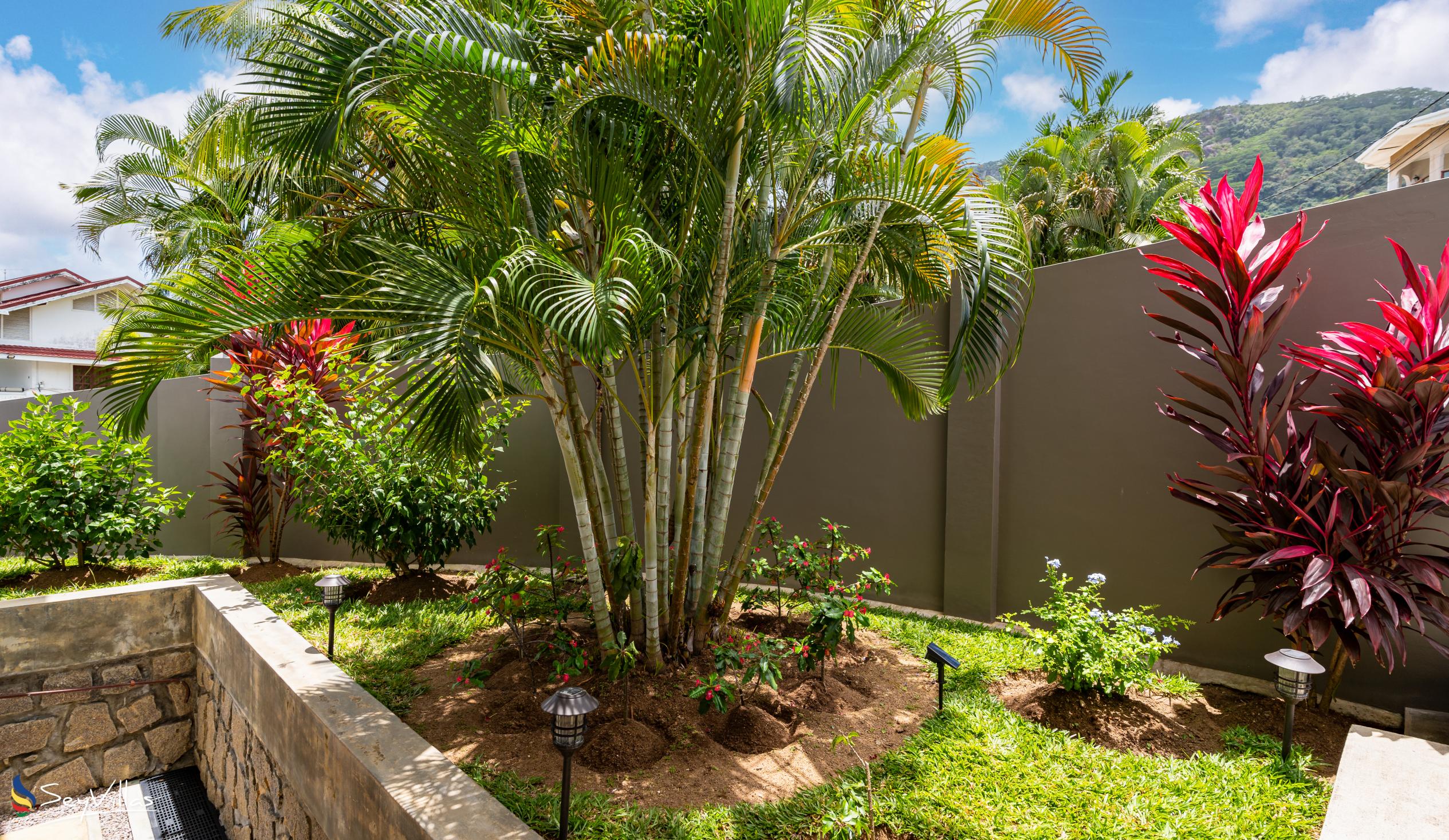 Photo 13: Summer Sand Holiday Apartments - Outdoor area - Mahé (Seychelles)