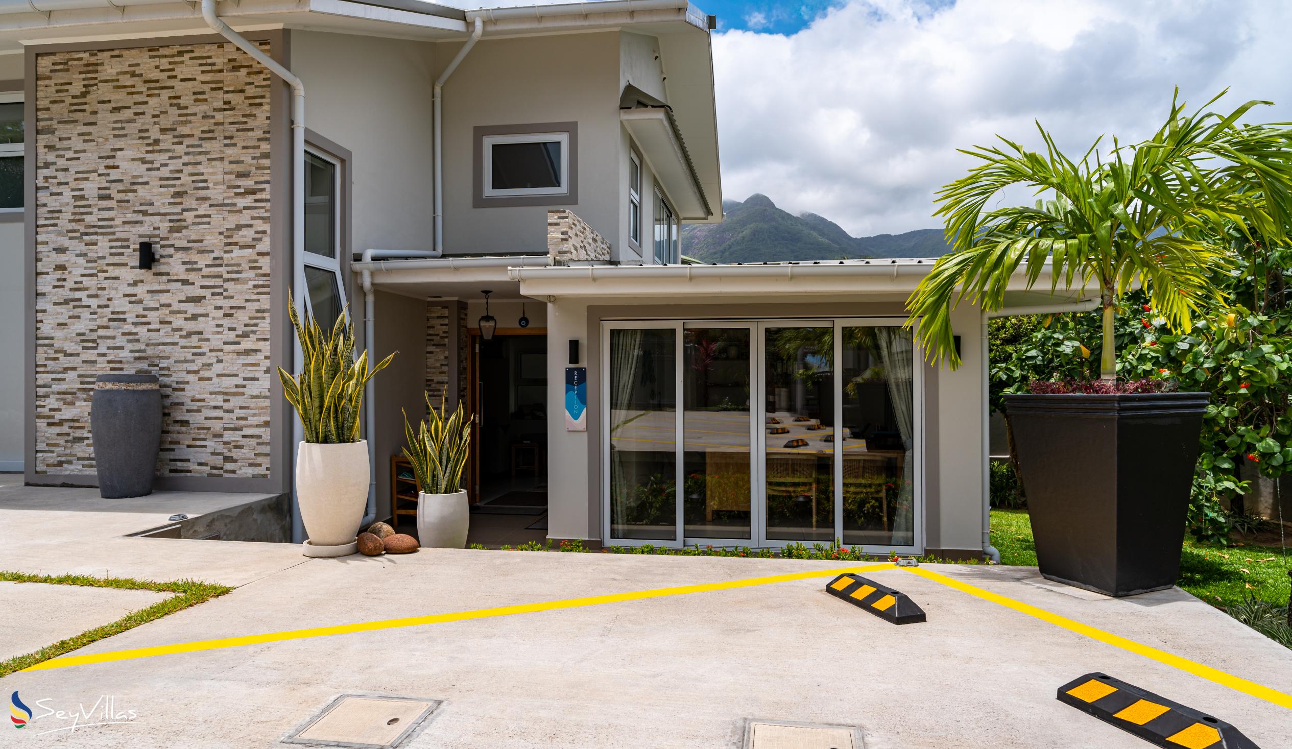 Photo 8: Summer Sand Holiday Apartments - Outdoor area - Mahé (Seychelles)