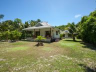 Surf Tropical Villa (Takamaka Beach Villas)