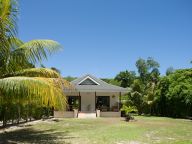 Surf Tropical Villa (Takamaka Beach Villas)